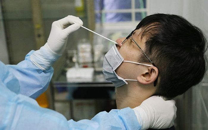 Hai tỉnh phát hiện người nghi nhiễm Covid-19 trở về từ Đà Nẵng, liên quan tới một quán bar