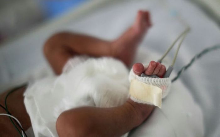 Nhầm lẫn khi siêu âm, sản phụ 25 tuổi sinh 9 đứa trẻ