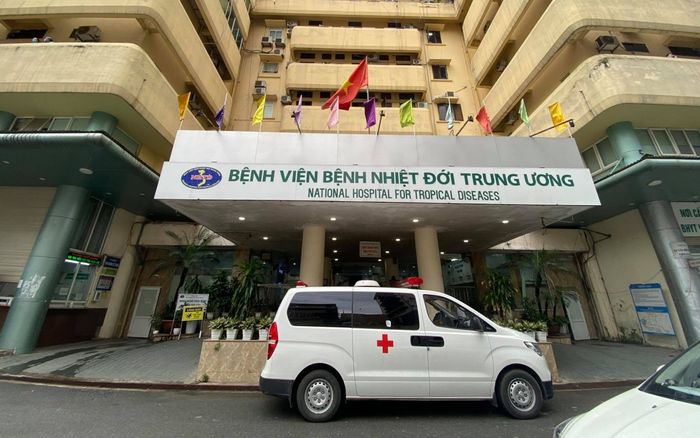 Cách ly y tế Bệnh viện Bệnh Nhiệt đới Trung ương cơ sở 2 do có thêm ca dương tính Covid-19