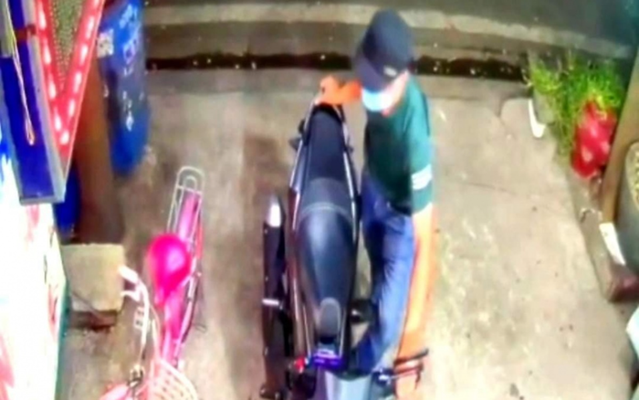 Công khai hình ảnh nghi phạm trộm xe máy đâm tử vong nam bác sĩ ở Bình Dương