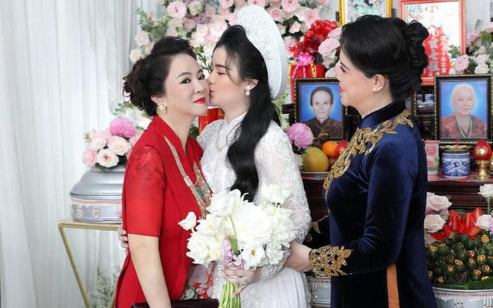 Bà Phương Hằng gây xôn xao khi công khai khen ngợi nhan sắc con dâu mới: 'Nó đẹp y như tôi thời trẻ'