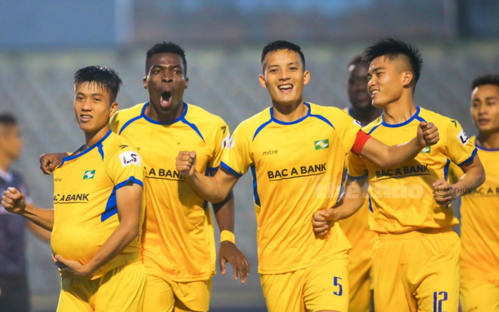 Nhiều cầu thủ SLNA trở thành F2 của bệnh nhân Covid-19