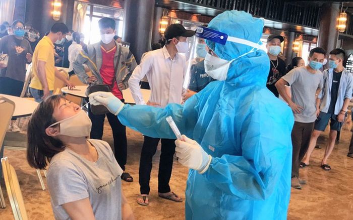 Hà Nam lấy hơn 1100 mẫu xét nghiệm liên quan đến nữ nhân viên chùa Tam Chúc mắc COVID-19