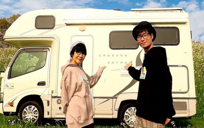 Anh chàng 37 tuổi trúng tiếng sét ái tình với người vợ 62 tuổi, nhìn gương mặt của bà liền biết lý do