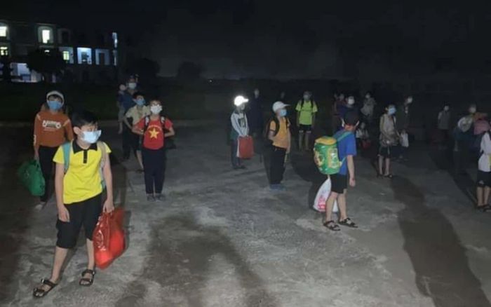 Nam Định cách ly 32 học sinh lớp 6 lúc nửa đêm sau khi phát hiện nam sinh dương tính Covid-19