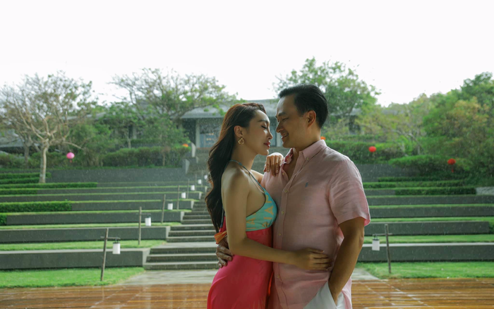 'Vợ kém 16 tuổi' của Chi Bảo khoe ảnh ngọt ngào bên chồng, vóc dáng 'nuột nà' là điều gây chú ý