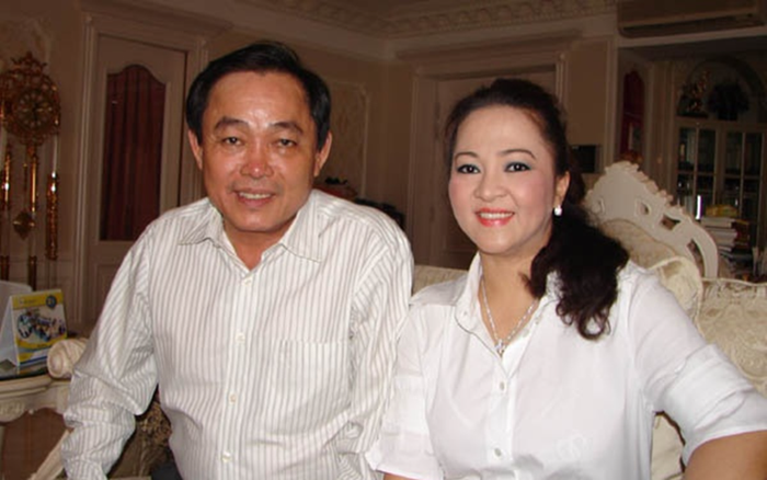 Huỳnh Ngọc Thiên Hương livestream chửi té tát bà Phương Hằng, tiết lộ là vợ bé của ông Dũng 'lò vôi'