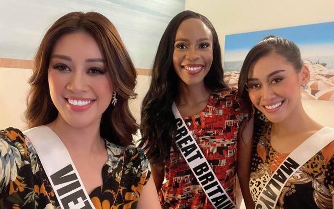 Không chỉ đồ bộ, Khánh Vân còn mang cả dân ca Việt Nam 'quẩy tới bến' cùng thí sinh Miss Universe 2020