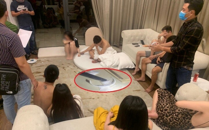 5 thiếu nữ thuê villa sử dụng ma túy với 4 thanh niên giữa mùa dịch