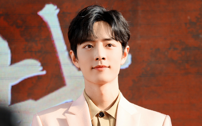 Diễn kịch sân khấu, đóng phim 'Ngọc cốt dao' còn chưa xong, nay đã có dự án mới tìm đến Tiêu Chiến?