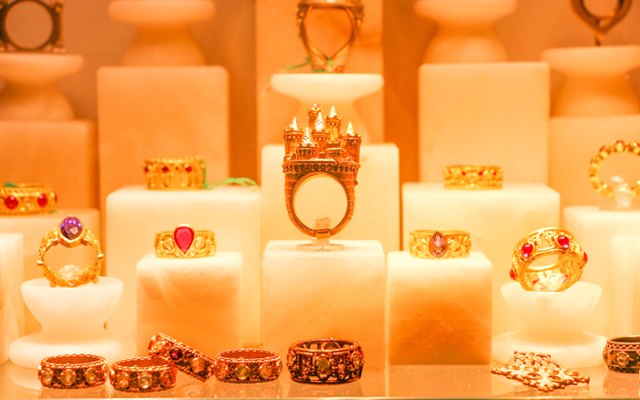 Giá vàng hôm nay 13/5: Giá vàng cắm đầu lao dốc