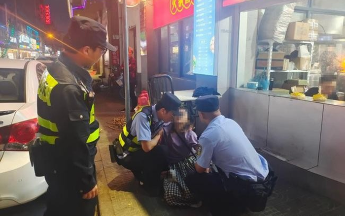 Bạn trai kém 13 tuổi đòi chia tay, người phụ nữ làm điều dại dột khiến cảnh sát cũng hoảng hồn