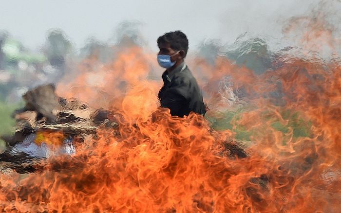 Ám ảnh những giàn hỏa thiêu không ngừng cháy ở Ấn Độ: 'Vì sao cảnh tượng này mãi chưa kết thúc'