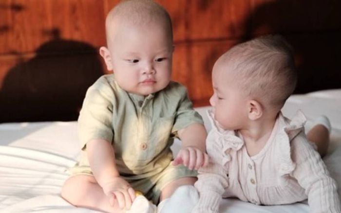 Tội nghiệp Leon, hết bị mẹ la lại bị chị gái Lisa 'lèm bèm' không thèm chơi cùng