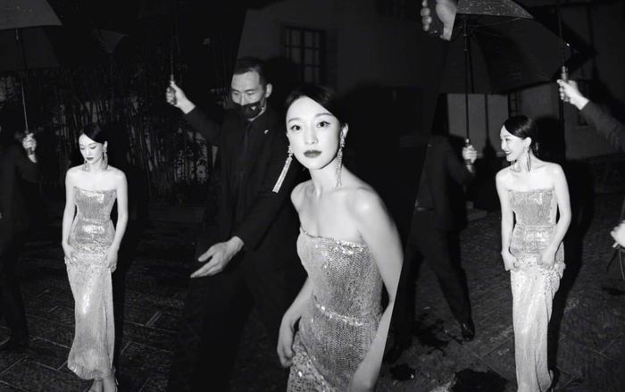 Châu Tấn đẹp chấn động khi diện váy sequin bó sát đi trong mưa đến sự kiện