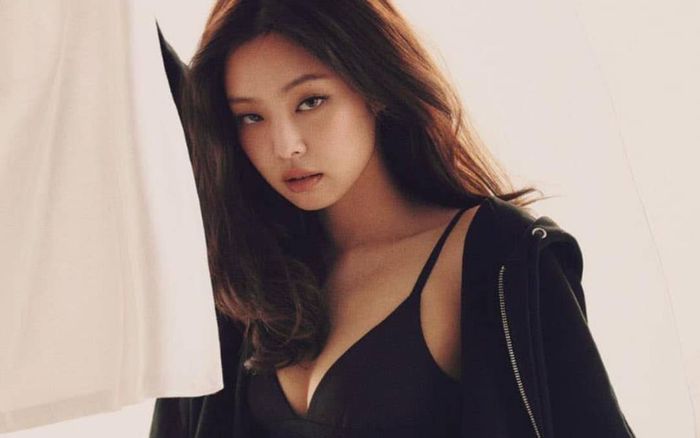 Nóng bỏng mắt với full bộ ảnh Jennie Black Pink diện nội y, tạo dáng quằn quại cực quyến rũ