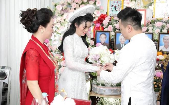 Là bà chủ Đại Nam nhưng đám hỏi của con trai bà Phương Hằng rất giản dị, nhất là sính lễ đơn giản bất ngờ