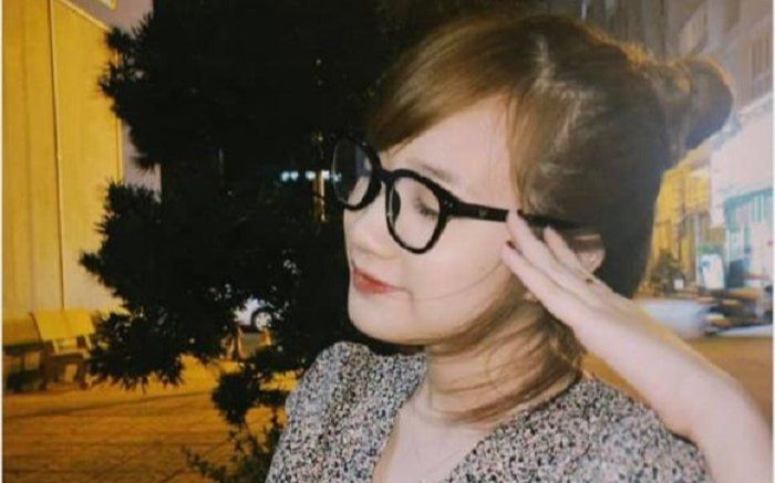 Tiền đạo CLB TP HCM công khai bạn gái hotgirl, 'thả thính' ngọt ngào khiến fan tò mò