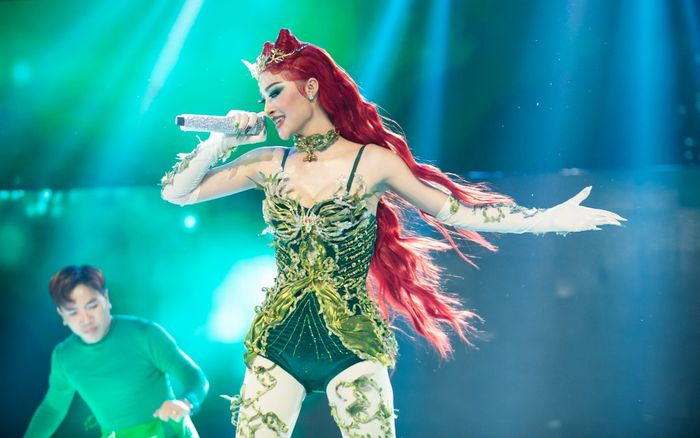 Hà Lê nhận xét về Lona sau tiết mục 'khai pháo' tại The Heroes: 'Cô ấy thiếu kỹ năng và sự trải nghiệm'