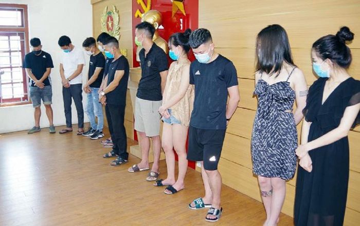 Hàng chục đối tượng sử dụng ma túy bên trong quán karaoke bất chấp dịch COVID-19