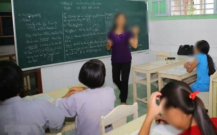 Yêu cầu học trò nêu ngành nghề của bố mẹ trong group chat, giáo viên bị chê trách vì thiếu tế nhị