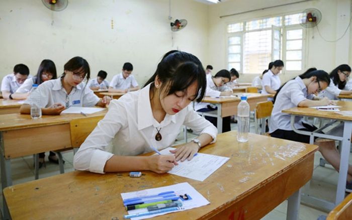 Kỳ thi vào lớp 10 đầu tiên ở TP.HCM, cao nhất 1 'chọi' gần 18