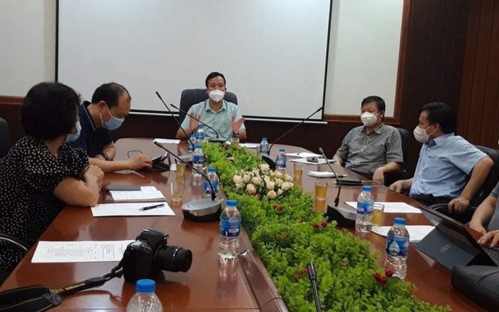 Bắc Giang: Họp giữa đêm lên phương án test nhanh gần 20.000 người tại 3 điểm dịch 'nóng' nhất