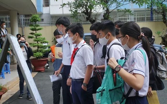 TP HCM: Hơn 800 thí sinh đầu tiên thi vào lớp 10 Trường phổ thông Năng khiếu