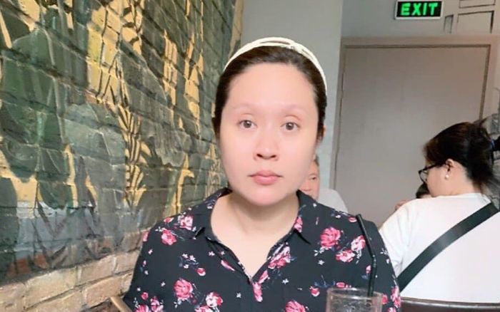 Thanh Thúy khiến fan cười 'té ghế' vì không có lông mày vẫn hiên ngang đi ăn tiệm