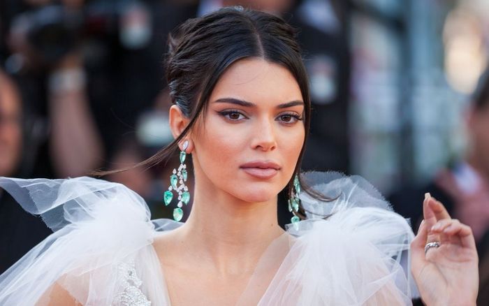 Bí quyết làm đẹp chẳng giống ai của dàn mỹ nhân Hollywood