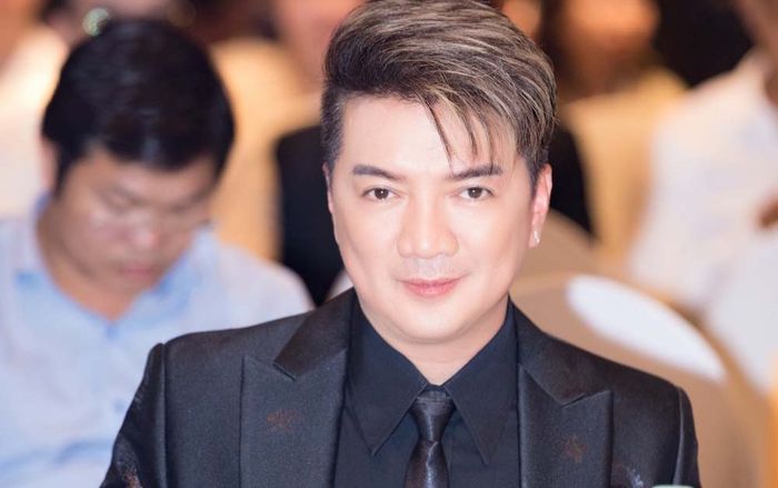 Đàm Vĩnh Hưng nhập viện hậu ồn ào từ thiện khiến fan lo lắng