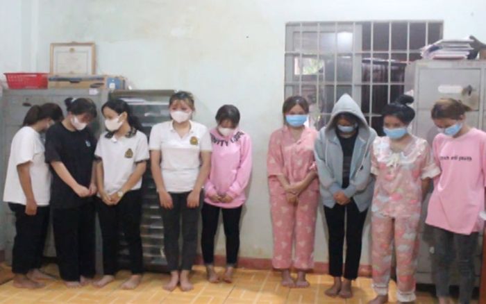 9 thiếu nữ hẹn nhau hỗn chiến vì 'tranh giành'... một chàng trai