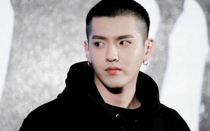 Chữ 'Quê' kéo dài: Ngô Diệc Phàm hết đường chống đỡ liền xóa bình luận chế nhạo mình mặt dày