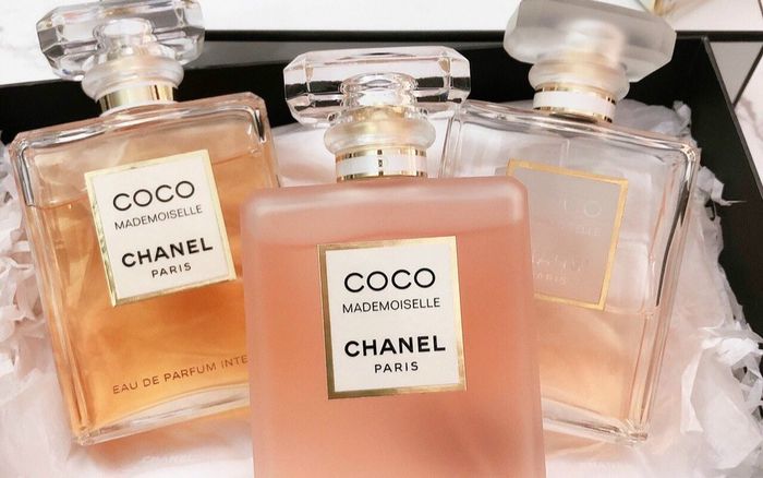 Vợ Lê Dương Bảo Lâm bị xử phạt hơn 51 triệu đồng vì bán nước hoa giả nhãn hiệu Chanel, Gucci