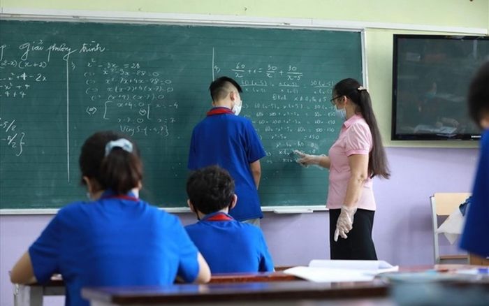 Bộ GD&ĐT nói gì trước thông tin hơn 22.000 giáo viên bị tạm dừng phụ cấp thâm niên?