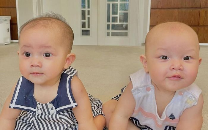 Hà Hồ mừng Lisa - Leon tròn 7 tháng tuổi: 'Bọn con biết ngồi và biết làm nhiều trò rồi'