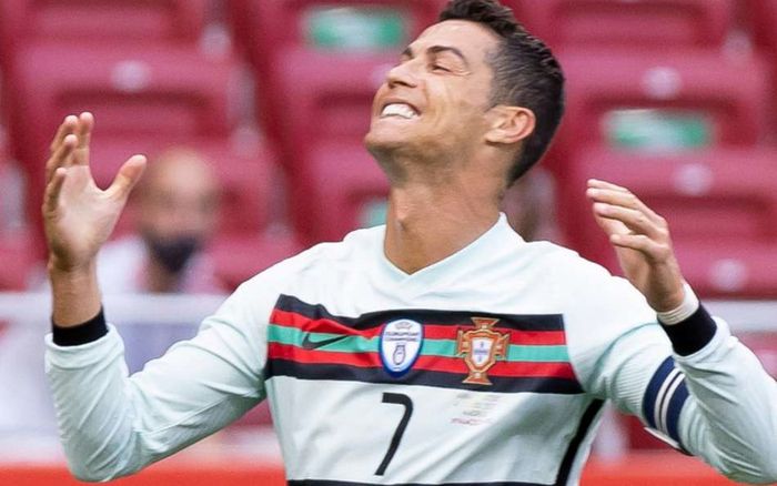 Italia thị uy sức mạnh, Tây Ban Nha và Bồ Đào Nha hòa nhạt nhòa