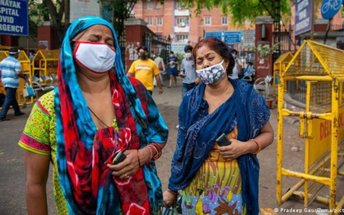 Mối lo mới: Tiêm vắc xin trị không đúng biến chủng corona đang hoành hành