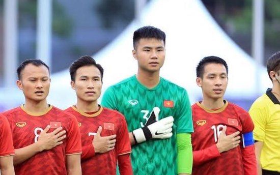 Việt Nam gặp Indonesia: Ông Park chọn Văn Toản hay Tấn Trường thay Văn Lâm?