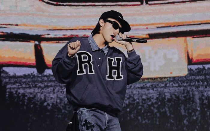 Sơn Tùng M-TP lần đầu live 'Muộn rồi mà sao còn', tiết lộ mất ngủ vì một người 'con gái'