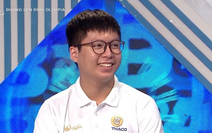 Giữ vững phong độ suốt 4 phần thi, nam sinh Hà Nội xác lập kỷ lục mới của Đường lên đỉnh Olympia