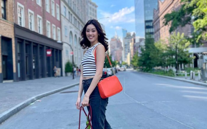 Hoa hậu Khánh Vân ăn mặc trẻ trung dạo chơi ngày cuối cùng ở Mỹ: 'Sẽ nhớ nhiều lắm - New York'