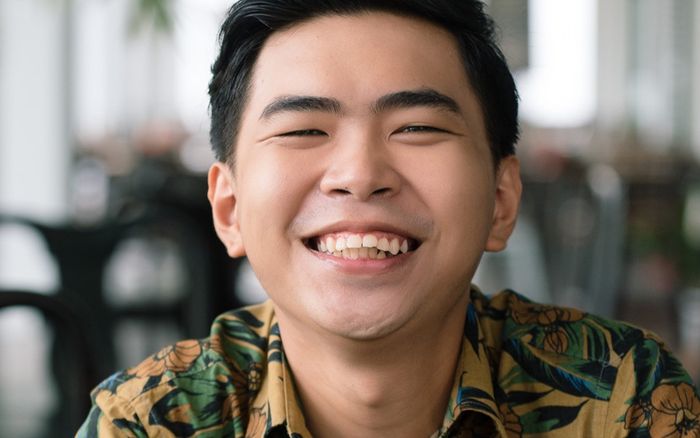 Minh Dự bị chỉ trích 'kém duyên' khi làm video giả dạng người bị tai biến