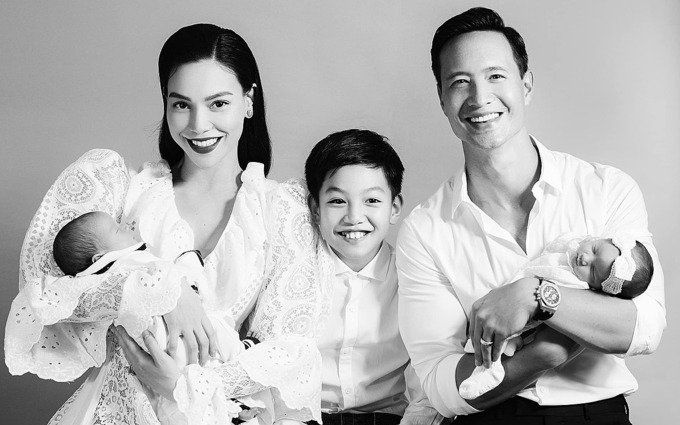 Hà Hồ 'chơi lớn' khi cho các con phủ sóng khắp mạng xã hội: Gia đình hot nhất là đây