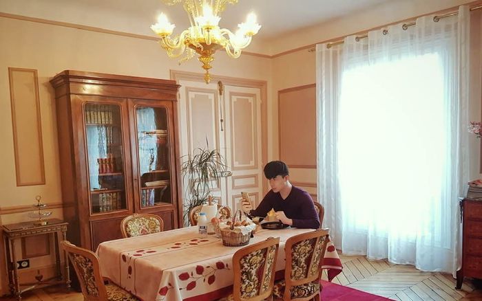 Dân tình xuýt xoa trước 'cơ ngơi nghìn tỉ' của Nathan Lee ở Pháp