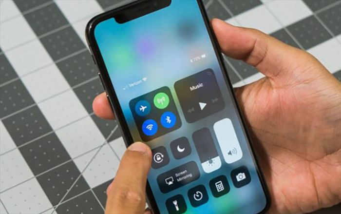 Mẹo chia sẻ nhanh mật khẩu Wi-Fi cho bạn bè trên iPhone ai cũng nên biết