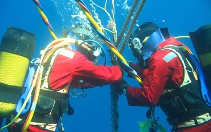 Vì sao cáp quang biển dễ đứt và việc sửa chữa lại mất nhiều thời gian đến vậy?