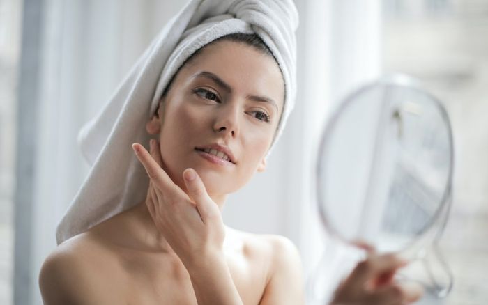 8 bí quyết skincare giúp nàng đối phó với làn da nhạy cảm, kích ứng
