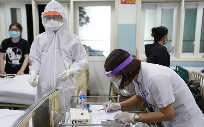 Cả gia đình một nhân viên Bệnh viện Bệnh Nhiệt đới nhiễm COVID-19