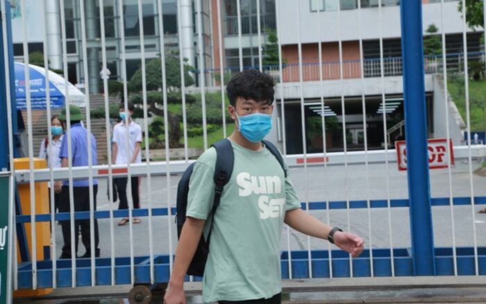 Sáng nay (14/6), gần 8000 thí sinh làm bài thi vào lớp 10 THPT chuyên của Hà Nội